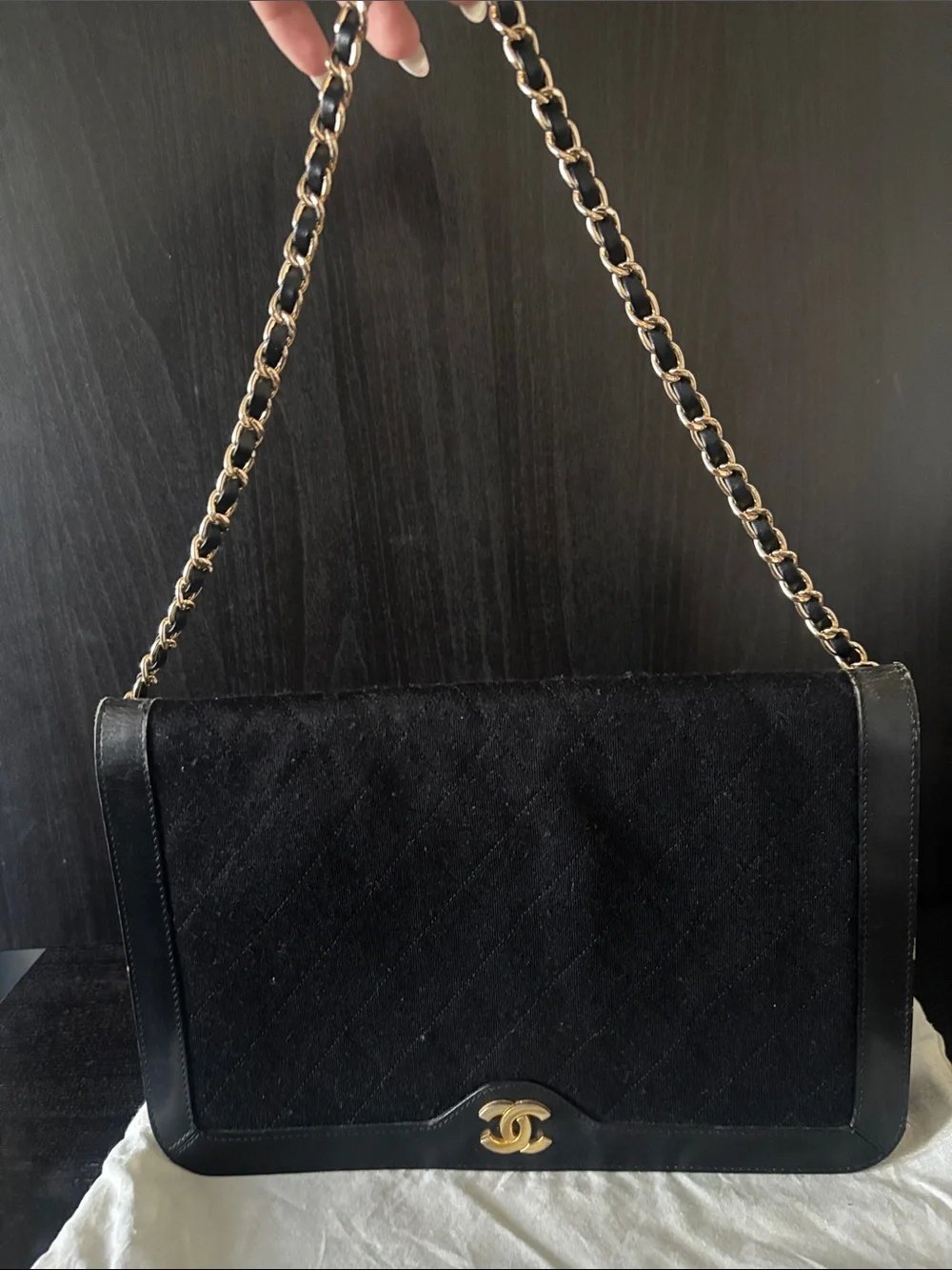 Authentic Vintage ChannelBlack Quilted Chain-Handle Shoulder Bag/Crossbody